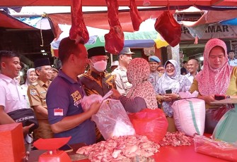 Gubernur Bengkulu Rohidin Mersyah Pantau  Harga dan Stok Bahan Pokok di Pasar Minggu
