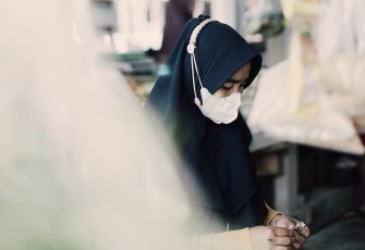 Kegiatas perjual belian bahan masakan di pasar traditional jatiasih Bekasi Foto : Raihan Adestya