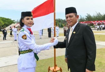 Gubernur Ansar saat Kukuhkan Anggota Paskibraka 2023 Tingkat Provinsi Kepri