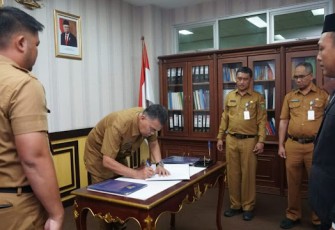 14 Orang Pejabat Fungsional di Lantik Oleh Bupati Natuna 