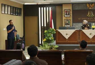 Kajari Cilegon Menyampaikan Isi Putusan Pengadilan Tinggi Banten Dalam Perkara Tipikor Pasar Rakyat Grogol