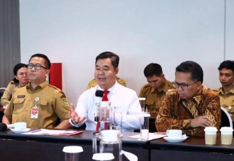 Dirjen Teguh dalam rapat pembahasan pemanfaatan IKD di Jakarta, Senin (13/11/2023).