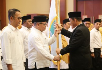 Gubernur Ansar saat Kukuhkan Pengurus ICMI dan IKA UNRI Tanjungpinang-Bintan 