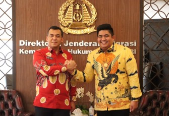 Bupati Bintan Robby Kurniawan Temui Dirjen Imigrasi 