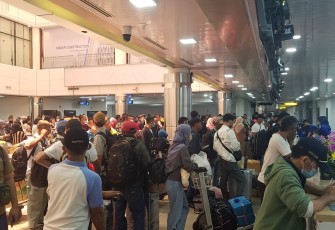 Arus penumpang di Bandara Internasional Hang Nadim dan Pelabuhan Batu Ampar selama musim mudik Lebaran Idul Fitri 2023