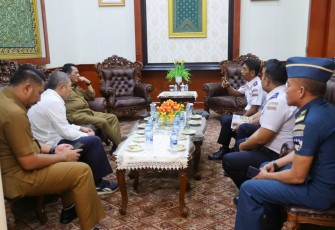 Gubernur Kepulauan Riau H. Ansar Ahmad saat Silaturahmi dengan Kepala KSOP Tanjungpinang