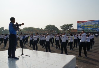 Wadan Kodiklatal Ajak  Jalan Santai Prajurit
