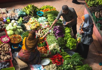Kegiatan Jual Beli di Pasar Tradisional Foto: Unsplash
