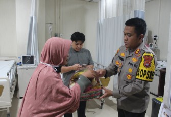 Kapolres Serang Jenguk Korban Penembakan Percobaan Pencurian Dengan Kekerasan di Ciruas 