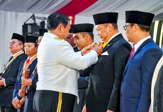 Ketua MPR RI Bamsoet saat Terima Penghargaan Dharma Pertahanan Utama dari Kemenhan