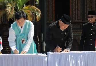 Letter Of Intent (LOI) kerjasama Sister Province antara Provinsi Sumatra Barat dengan Provinsi Jeollabuk-Do, Korea Selatan Resmi ditandatangani kedua belah pihak.