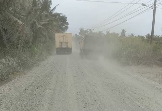Pembangunan Jalan di Medang Deras Timbulkan Polusi Debu