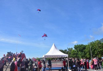 Tim Terjun Payung Free Fall dari TNI Angkatan Laut (TNI AL) 