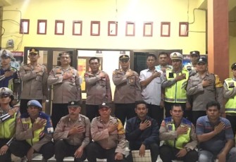 Kapolda Sumut, Irjen Pol Drs RZ Panca Putera Simanjuntak, saat kunjungi Mako Polsek Padang Bolak
