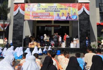 Senam massal Pemkab Pasaman