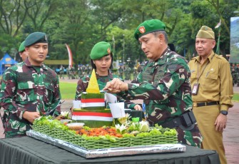  Kasdam I/BB, Brigjen TNI Refrizal saat memimpin upacara peringatan Hari Juang Infanteri ke-75 Tahun 2023 di Lapangan Benteng, Medan, Selasa (19/12/2023)