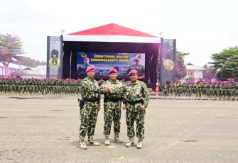 Kepala Staf Angkatan Laut (Kasal) Laksamana TNI Muhammad Ali Melakukan Serah Terima Jabatan Komandan Korps Marinir TNI AL