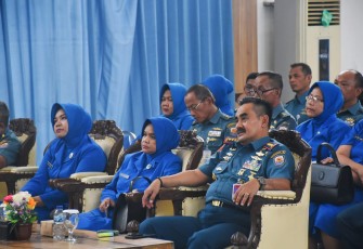 Perwira Lantamal V Ikuti Pengarahan Panglima Armada II Secara Vidcon