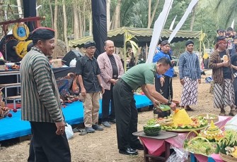 Danramil 0801/08 Tulakan Apresiasi Acara "Murak Buceng Sanga"
