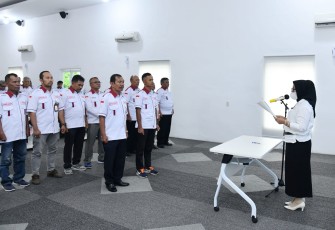 Sekdakab Norma saat Kukuhkan FKDM Se Kabupaten Batu Bara, Rabu (01/03/2023).