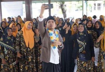 Presiden LSN Gus Fawait saat berswafoto