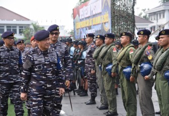 Prajurit Lanudal Jakarta Terlibat Latihan Prosedur Search and Rescue Laut Kolinlamil