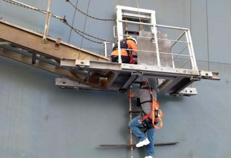 Proses Evakuasi WNA dari Kapal Bendera Portugal