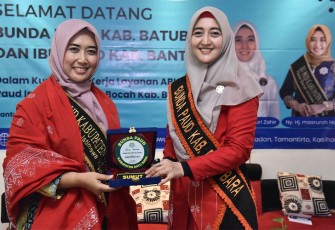Ny Maya saat Kunker ke Srawung Bocah