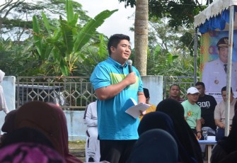 Bupati Bintan Roby Kurniawan saat kembali menggelar agenda rutin Temu Wicara di Halaman UPTD Puskesmas Sei Lekop Kecamatan Bintan Timur
