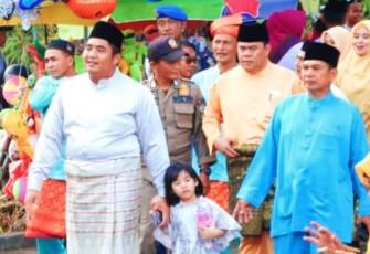 Bupati Bintan Roby Kurniawan saat hadir dalam Festival Senandung Shalawat