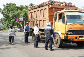 Pemkot Bengkulu Akan Tindak Tegas Truk Bandel Kelebihan Muatan 