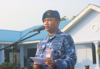 Kadisops Lanud Sugiri Sukani Mayor Lek Ichsan Irhamsyah saat pimpin upacara bendera dan membacakan amanat Panglima TNI 