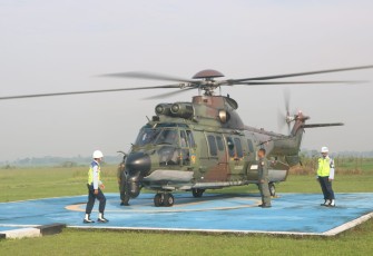 Helikopter Caracal saat singgah di lanud Sugiri Sukani 