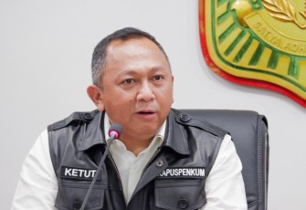 Kapuspenkum Ketut Sumedena saat memberikan keterangan pers 