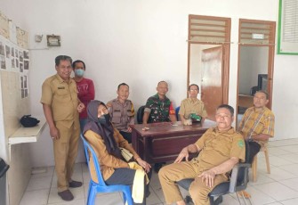 Sinergitas TNI-POLRI Sambangi Kantor Kelurahan