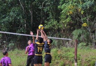 Olahraga Voli Prajurit Yonarmed 19/105 Trk Bogani 