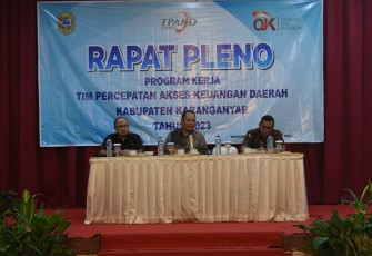 Pelaksanaan rapat pleno program kerja Tim Percepatan Akses Keuangan Daerah Kabupaten Karanganyar, di Hotel Taman Sari Karanganyar, Selasa (21/02) pagi.