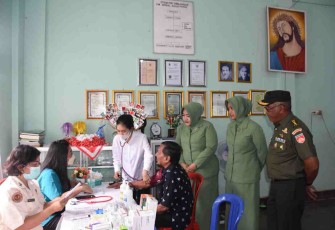 Persit KCK Koorcab Rem 073 adakan bakti sosial 