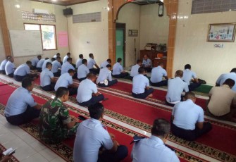 Suasana ramadhan personel lanud Sutan Sjahrir 