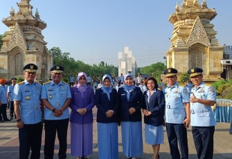 Ziarah dan Tabur Bunga di TMPNU Kalibata Jakarta 