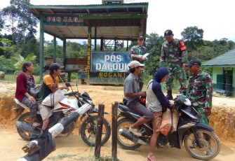 Pemeriksaan pelintas batas di perbatasan 