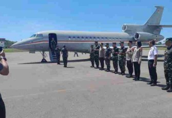 Panglima TNI tiba di bandara Komodo NTT