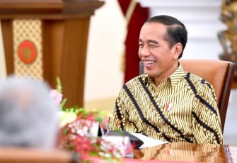 Presiden Joko Widodo mencanangkan sensus pertanian 2023 dalam rapat terbatas di istana negara, Jakarta, Senin (15/5)