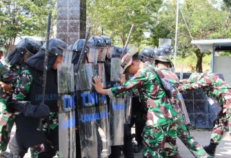 Latihan PHH prajurit Lanudal Kupang