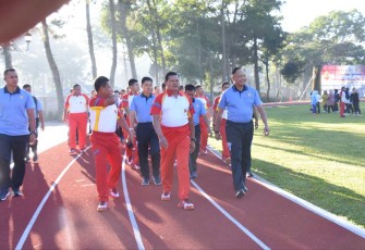 Panglima TNI Laksamana Yudo Margono saat olahraga bersama TNI-Polri di Seskoau, Lembang Bandung