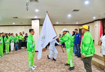Gubernur Ansar Lepas Peserta Fornas VII 2023 ke Bandung 