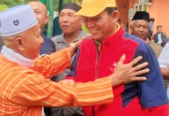 Kunker ke Singkeo Barat Gubernur Ansar Bawa Anggaran Rp 76 Miliar Untuk Bangun Jalan 