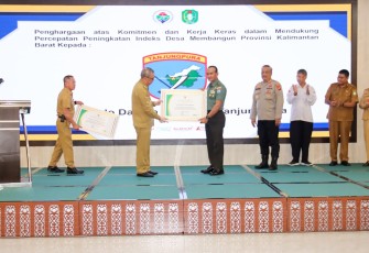 Kodam XII/Tpr Terima Penghargaan Gubernur Kalbar