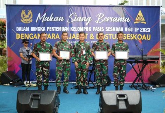 Pertemuan kelompok Pasis Seskoau A-60, Bandung, Jum'at (7/7)