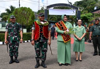 Danrem 023/KS Kolonel Inf Lukman Hakim saat berkunjung ke Kodim 0213/Nias